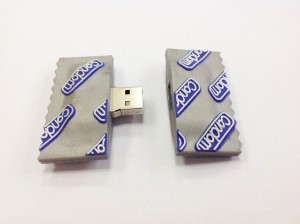 ŚMIESZNY PENDRIVE USB 8 GB PREZERWATYWA DUREX HIT